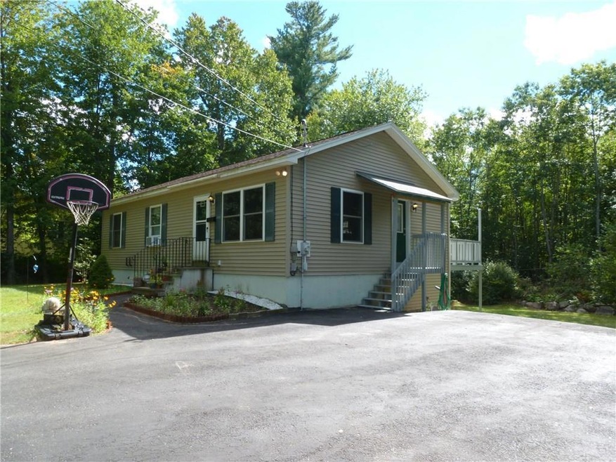 40 Spring St, Mechanic Falls, ME 04256 - photo 1