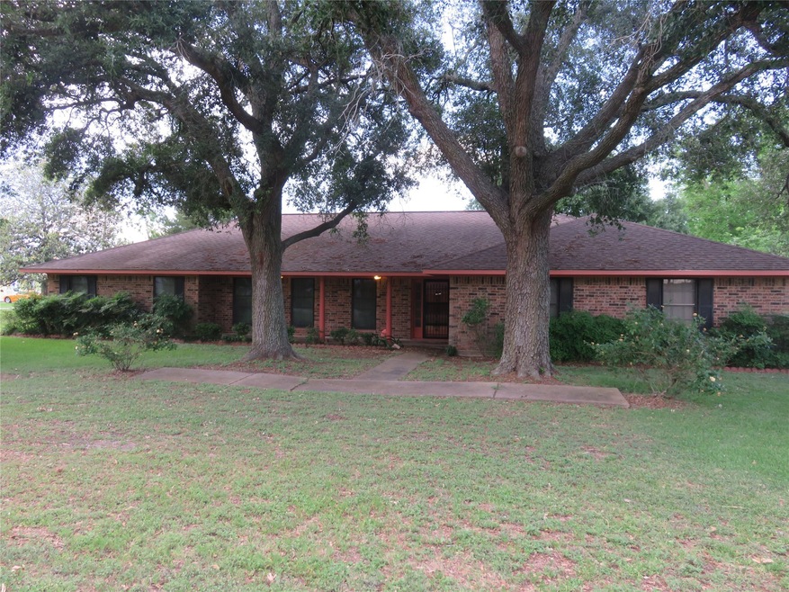 211 S 8th St, Beasley, TX 77417 - photo 1