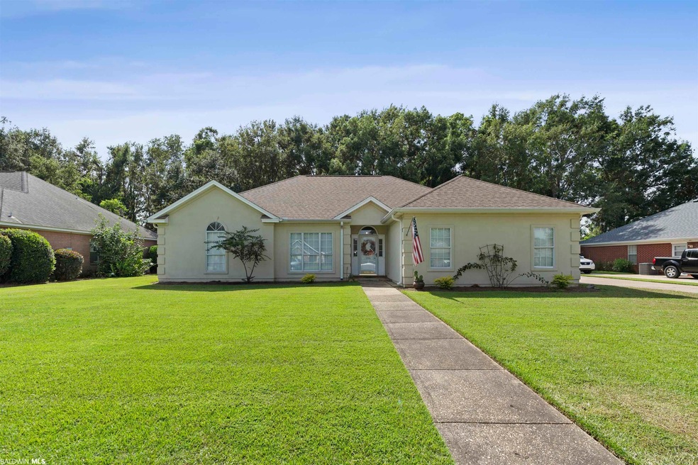 150 Hawthorne Cir, Fairhope, AL 36532 - photo 1