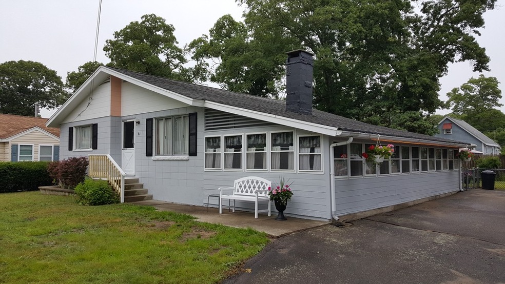 6 Pleasant St, Wareham, MA 02571 - photo 1
