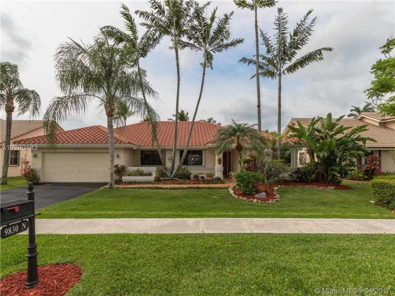9830 N Oak Knoll Cir, Davie, FL 33324 - photo 1