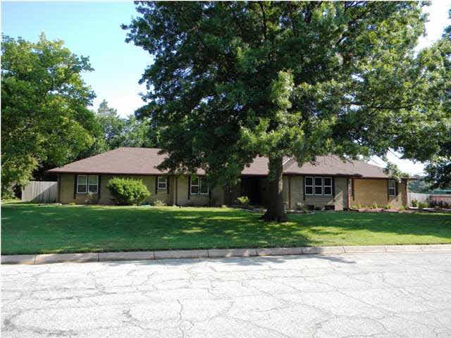 Gorgeous Exterior & Great Location! New Roof, Wind