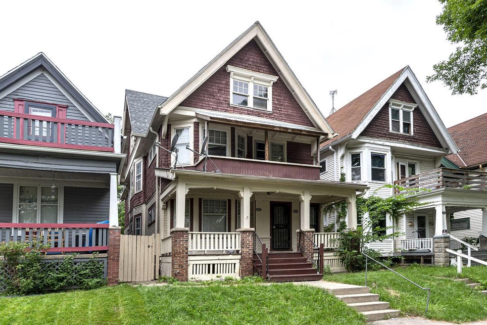 38th St Exteriors 21