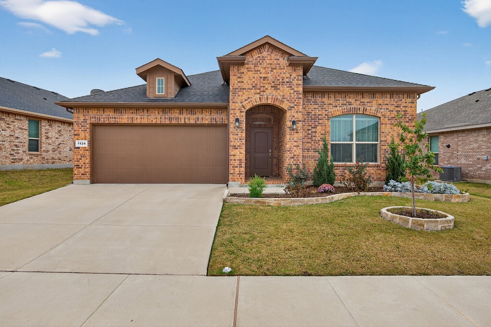1128 Twin Brooks Ln, Fort Worth, TX 76177 - photo 1