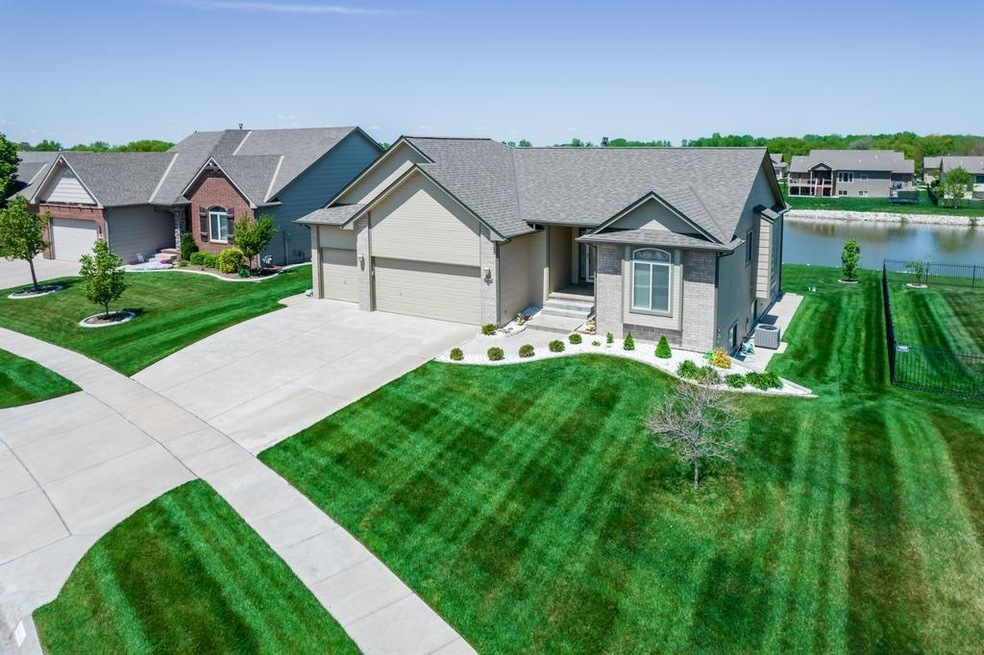 3914 N Lake Ridge St, Wichita, KS 67205 - photo 1