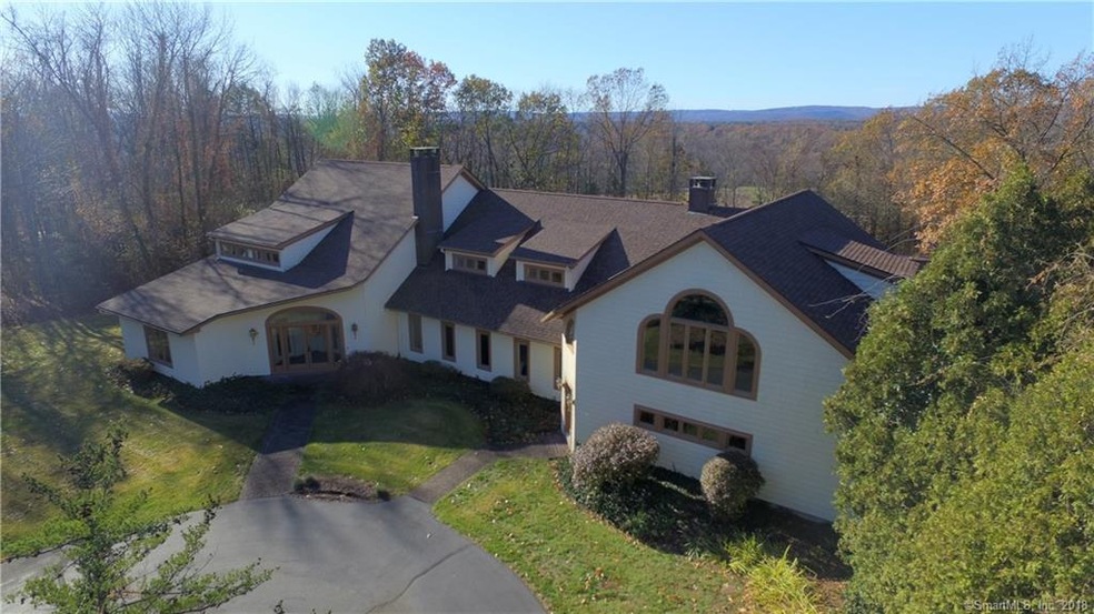 5 Metacom Dr, Simsbury, CT 06070 - photo 1