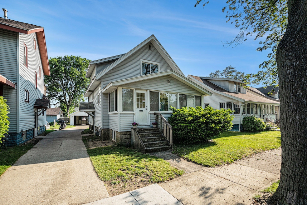 Front view of home