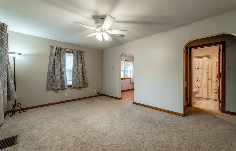 1513 Pulaski St, Lincoln, IL 62656 - photo 1