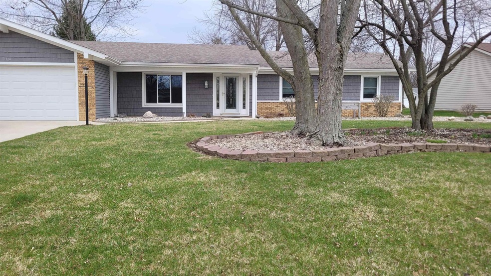 1314 Ridgewood Ln, Bluffton, IN 46714 - photo 1