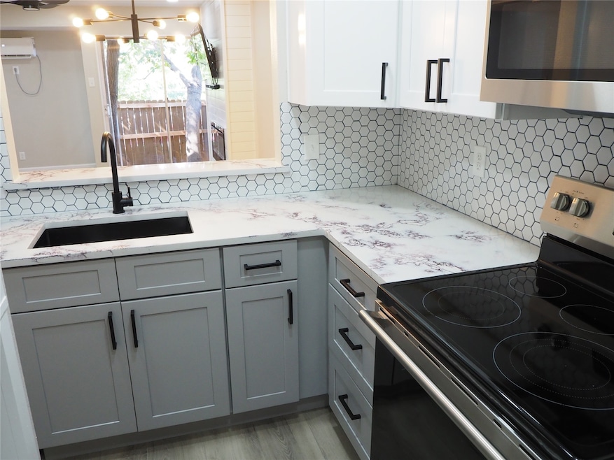 962 S Weatherred Dr unit 962, Richardson, TX 75080 - photo 1