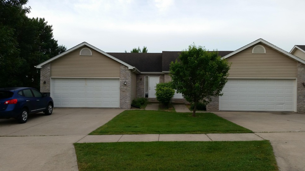 4610 and 4612 Twain St.