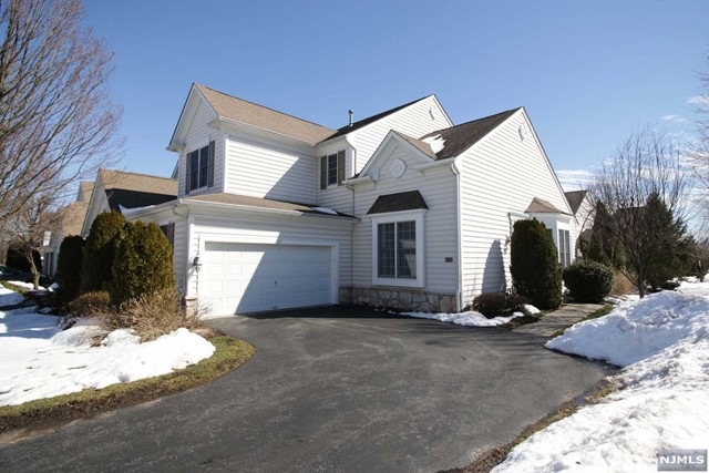 51 Mulberry Ct, Paramus, NJ 07652 - photo 1