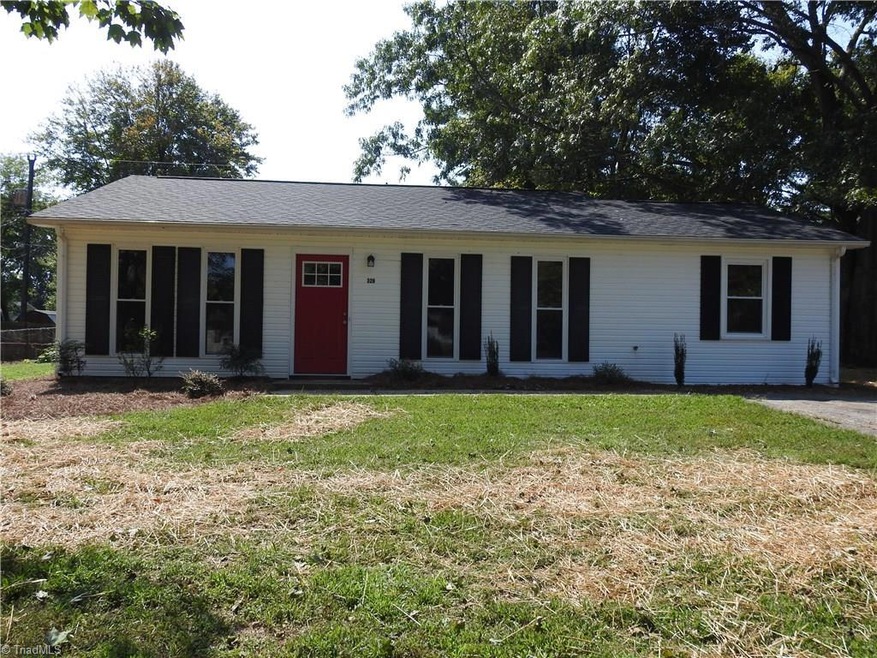 326 Ridgecrest Dr, King, NC 27021 - photo 1