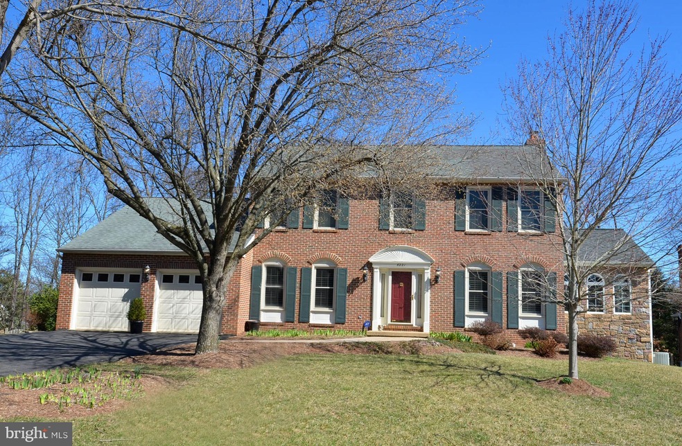 6221 Point Ct, Centreville, VA 20120 - photo 1