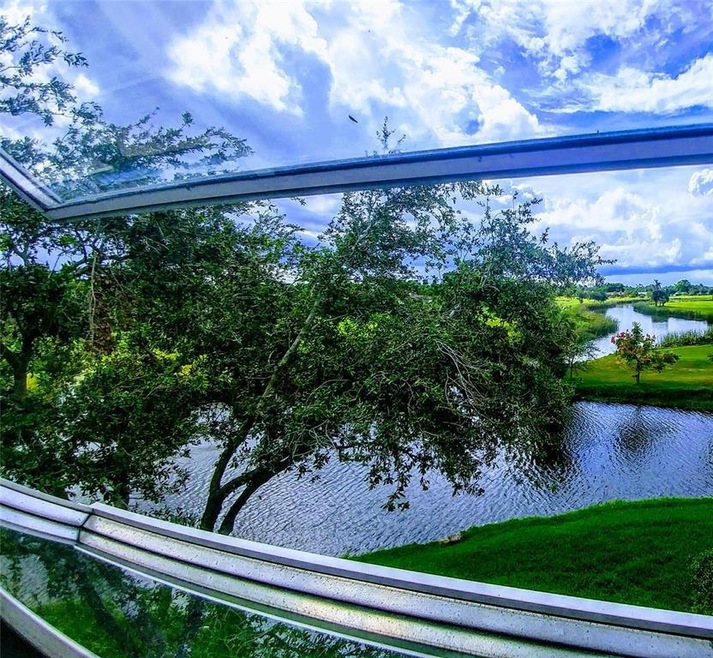 Yep, This is the view of the 2 lagoons and the 18