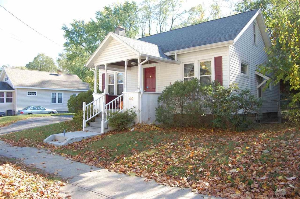 40 Pershing Dr, Schenectady, NY 12302 - photo 1