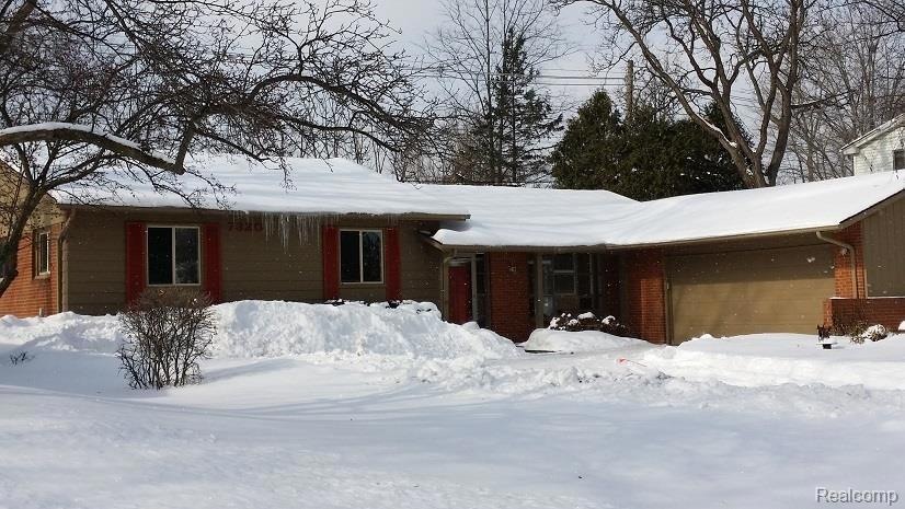 IDEAL home. Sprawling ranch. Great for comfort and