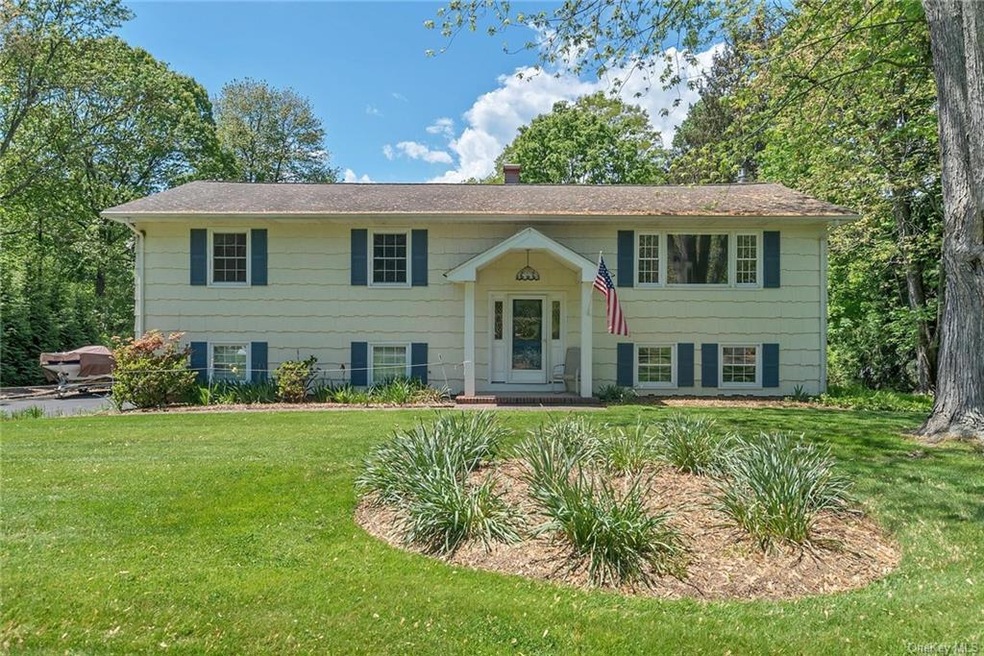 194 Waters Edge, Valley Cottage, NY 10989 - photo 1