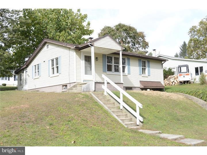 14 Pineview Ave, Mohnton, PA 19540 - photo 1