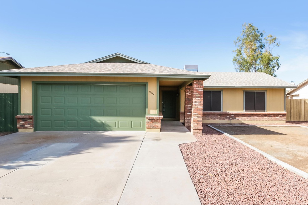 000-photo-front-view-7837395