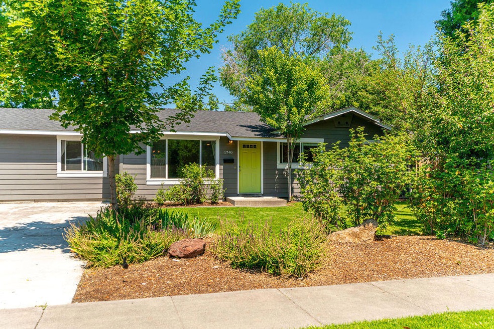 1340 NE Dempsey Dr, Bend, OR 97701 - photo 1