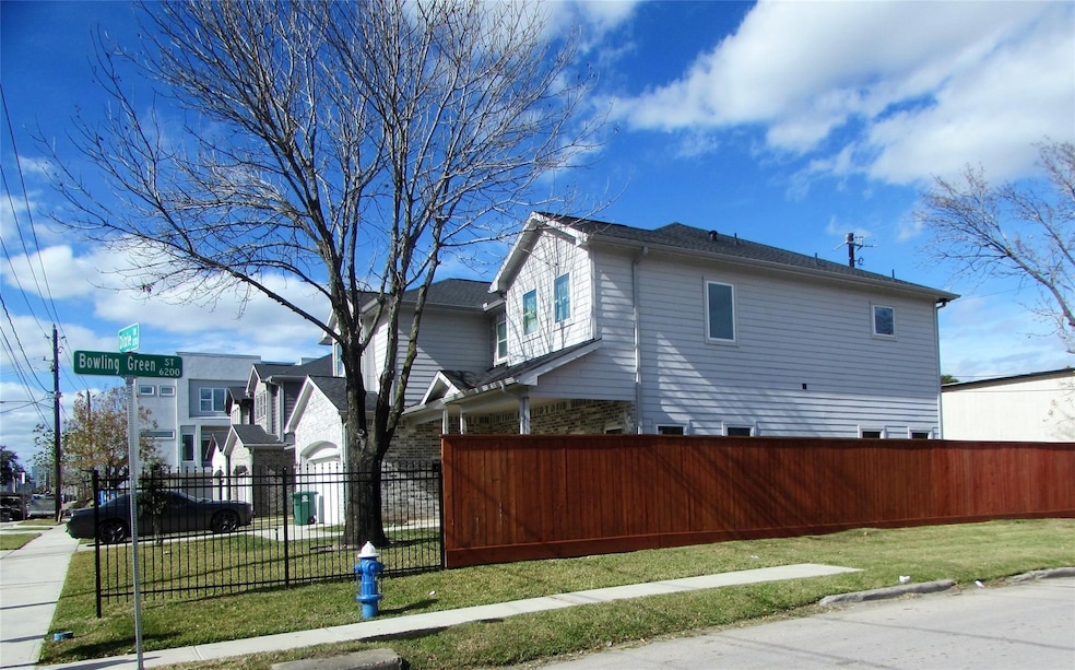 3249 Dixie Dr unit C, Houston, TX 77021 - photo 1