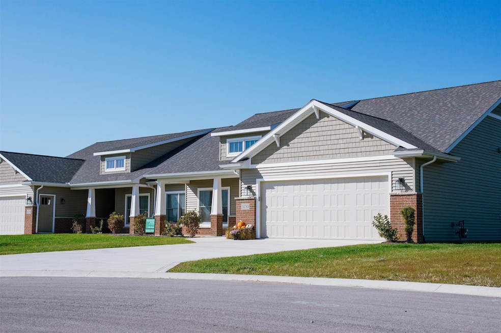 3215 W Bartlett Dr, Fort Wayne, IN 46815 - photo 1