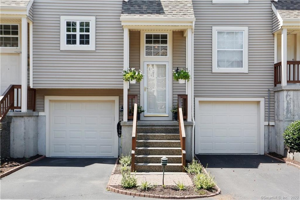 607 Foxboro Dr, Norwalk, CT 06851 - photo 1