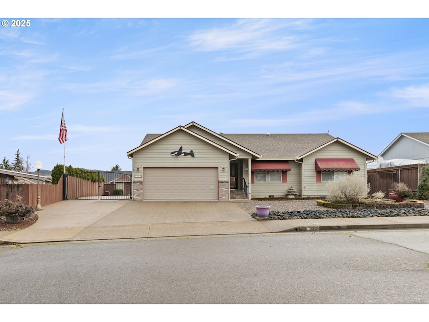 300 Ridgeway St, Sutherlin, OR 97479 - photo 1