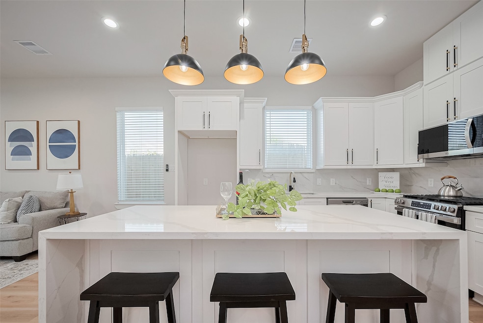 For Rent $2,400/month