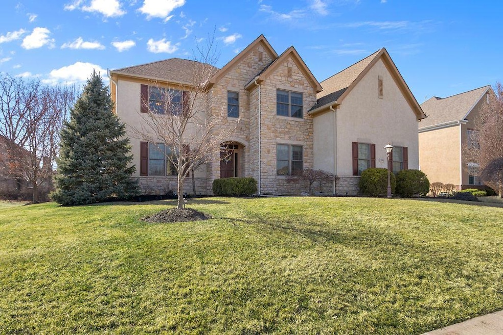 9942 Macdonald Dr, Dublin, OH 43017 - photo 1