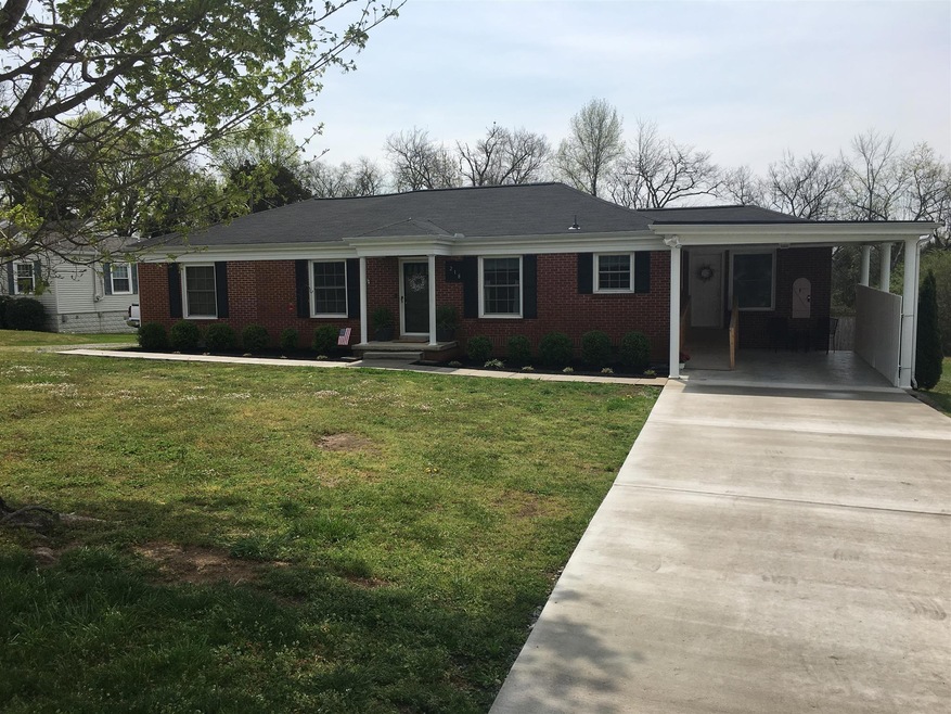 218 Hickory Dr, Shelbyville, TN 37160 - photo 1