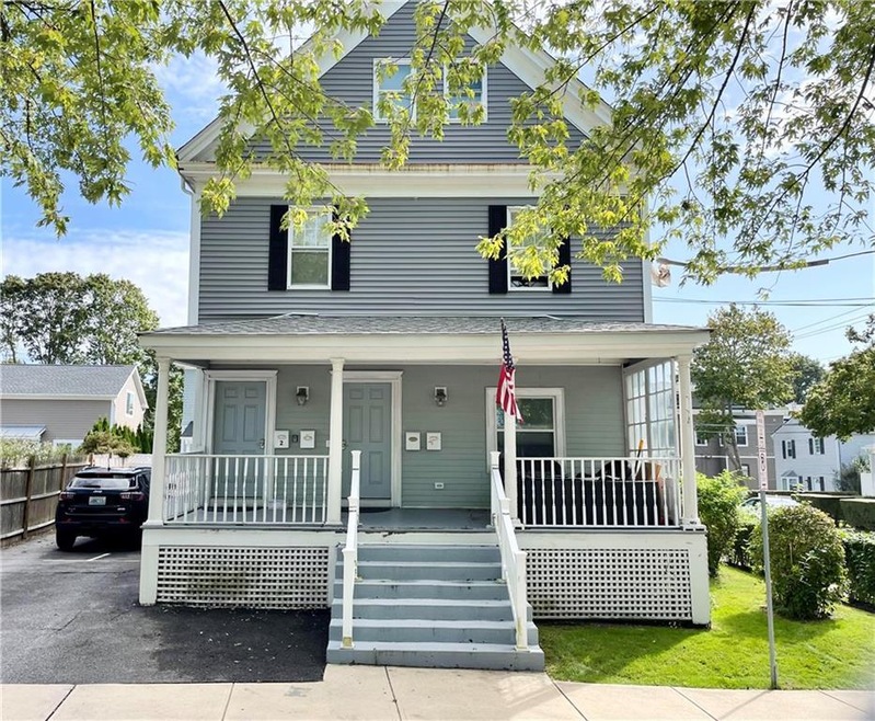 1 Dresser St unit 3, Newport, RI 02840 - photo 1