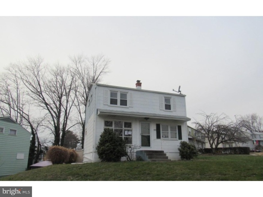 304 W Roland Rd, Brookhaven, PA 19015 - photo 1