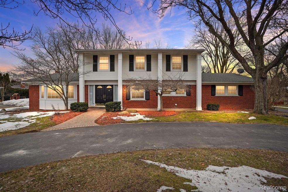 1-web-or-mls-3763 Quarton Bloomfield Twp - 37.jpg