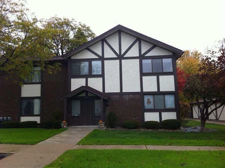 3810 Wroxton Dr unit 1, Flint, MI 48532 - photo 1