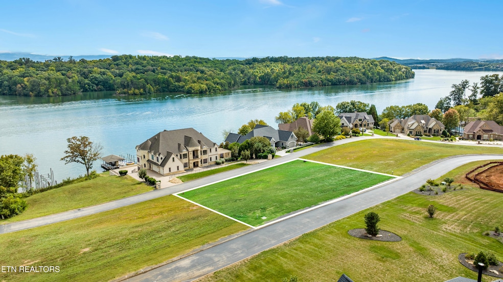 130 Starling Dr, Vonore, TN 37885 - photo 1