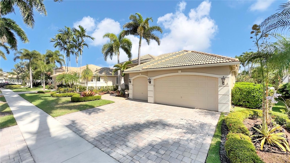 2530 Monterey Ct, Weston, FL 33327 - photo 1