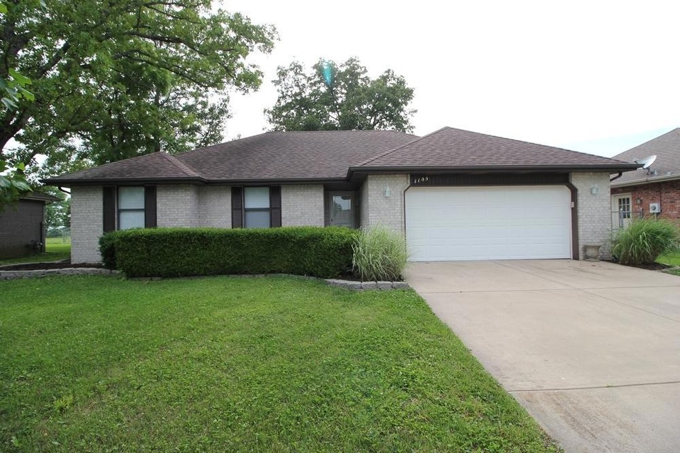 1105 Mahogany Rd, Nixa, MO 65714 - photo 1