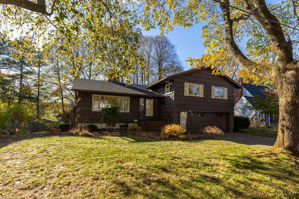 Under Contract $639,900