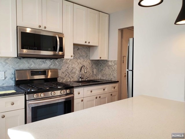 2205 N Central Rd unit 5F, Fort Lee, NJ 07024 - photo 1