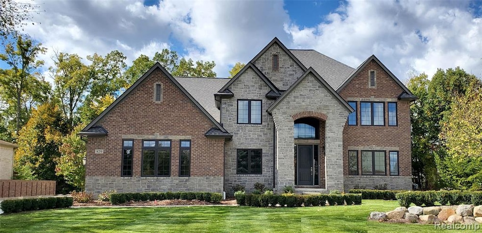 829 Crestwood.jpg