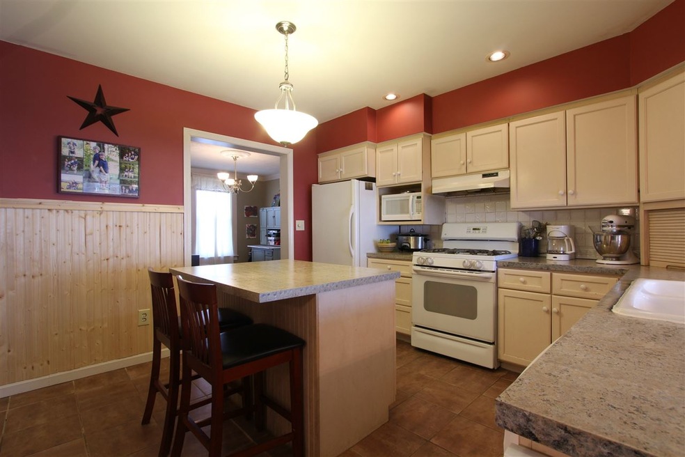 407 Spring St, Saint Johnsbury, VT 05819 - photo 1