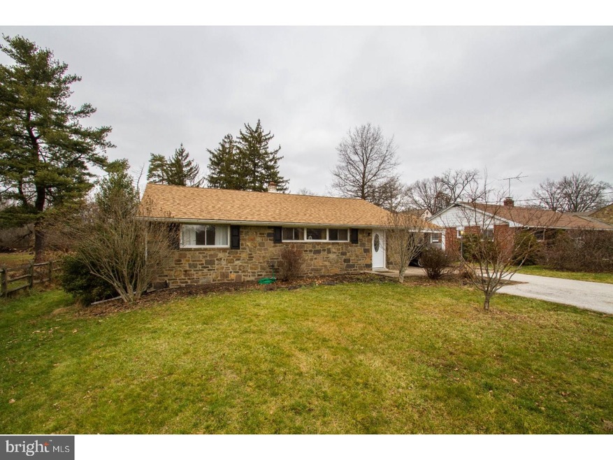 537 Port Indian Rd, Norristown, PA 19403 - photo 1