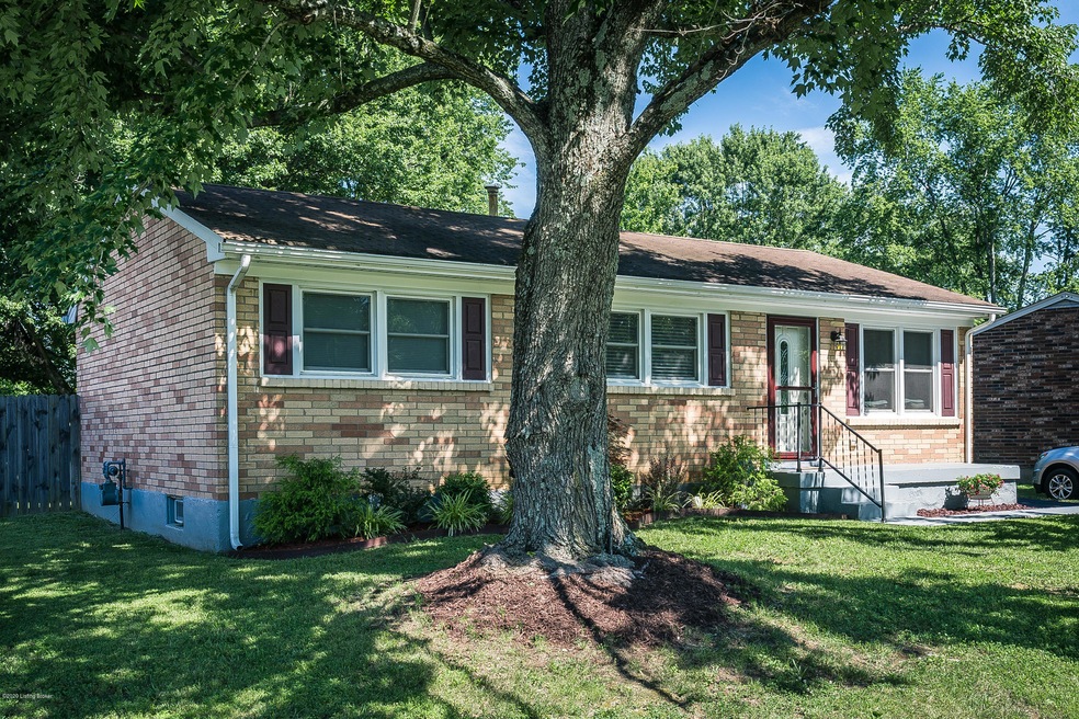 9210 Pagoda Dr, Louisville, KY 40229 - photo 1