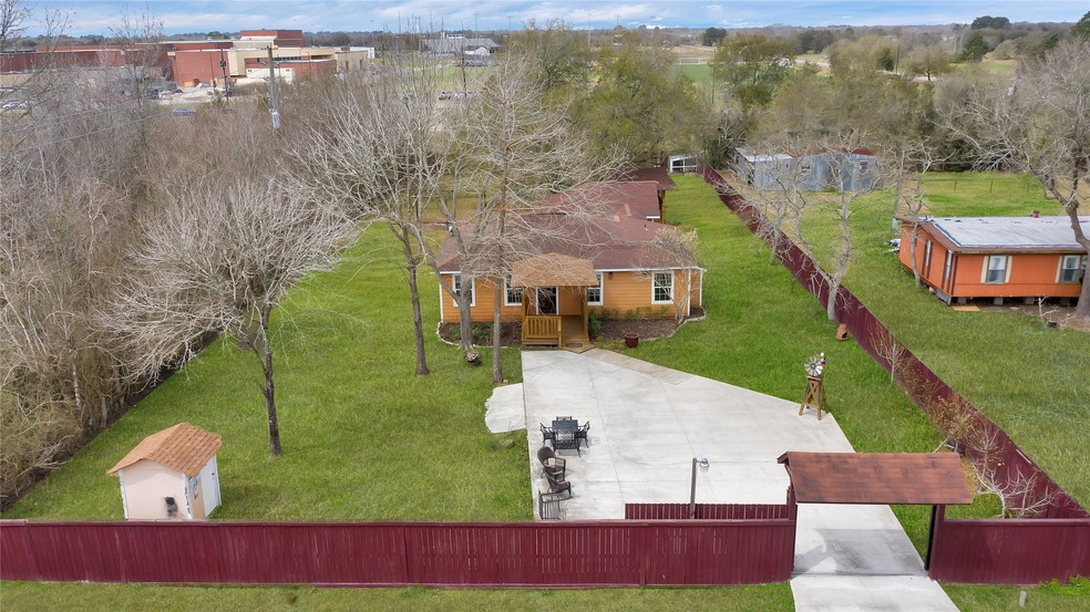 3808 N Morning Glory Dr, Santa Fe, TX 77517 - photo 1