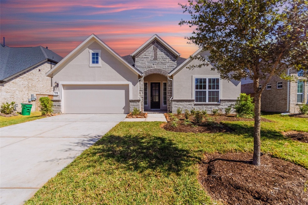 Welcome home to 2215 Partridgeberry Lane located in the master planned community of Firethorne and zoned to Lamar Consolidated ISD.