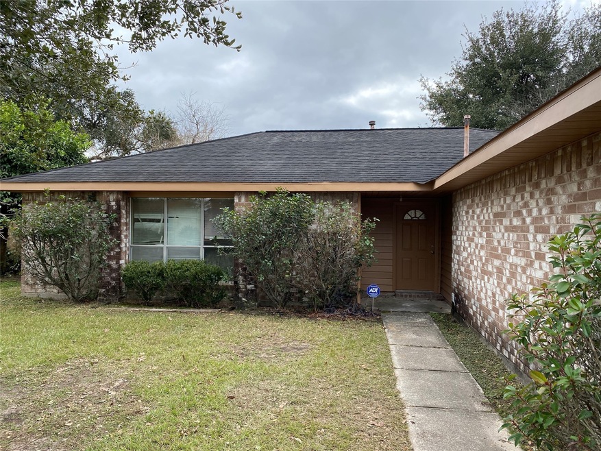 3315 Edgecreek Dr, Houston, TX 77066 - photo 1