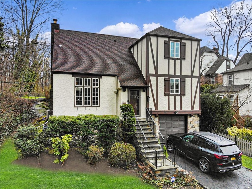 1 Carroll Place, Larchmont, NY 10538 - photo 1