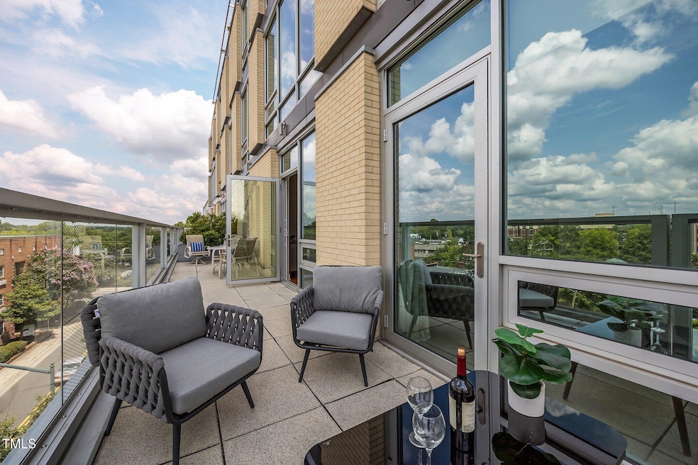 Greenbridge unit 418, Chapel Hill, NC 27516 - photo 1